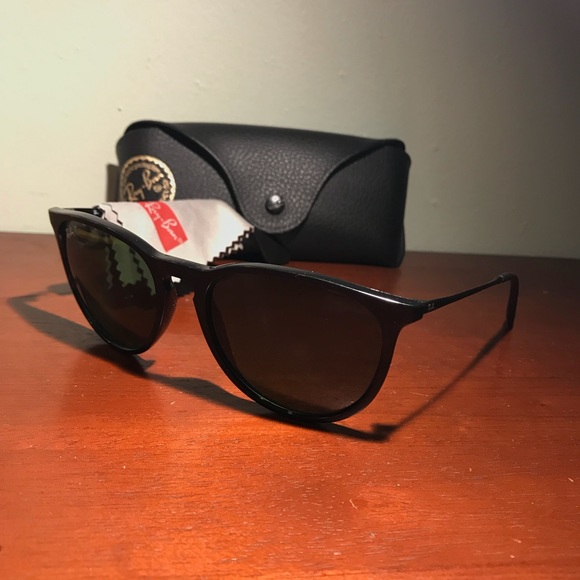 Black ray ban wayfarer sunglasses - Picture 2 of 3